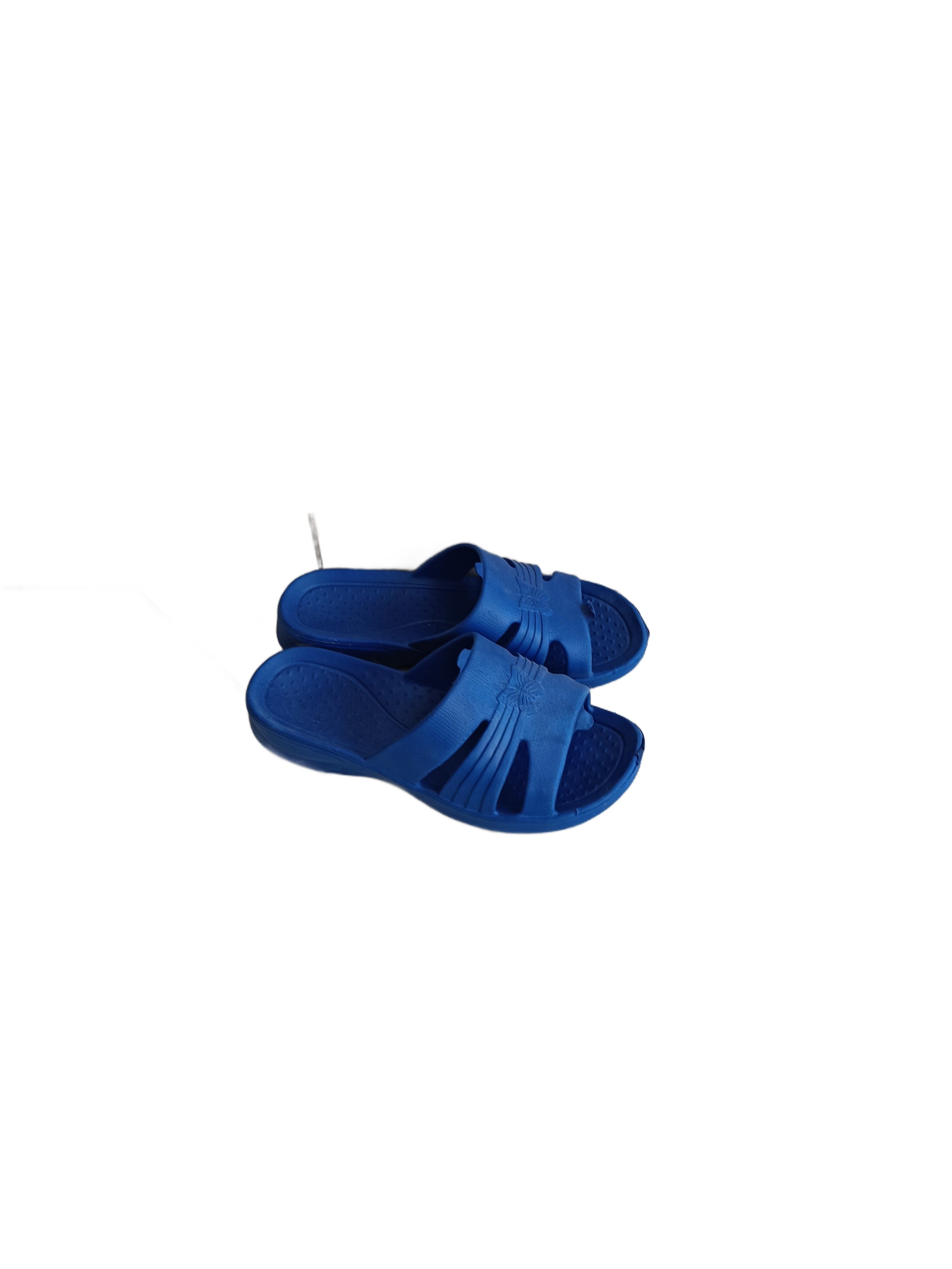 Comfortable blue flip-flops in excellent condition